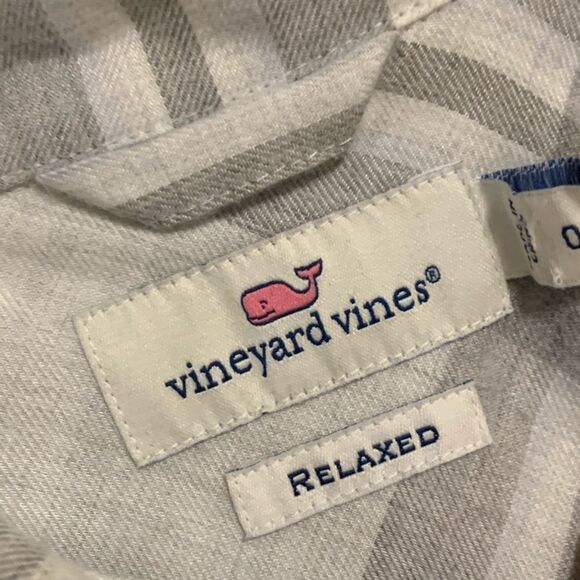 Vineyard Vines Performance Relaxed Gray White Plaid Flannel Button Down top XS - Picture 4 of 7